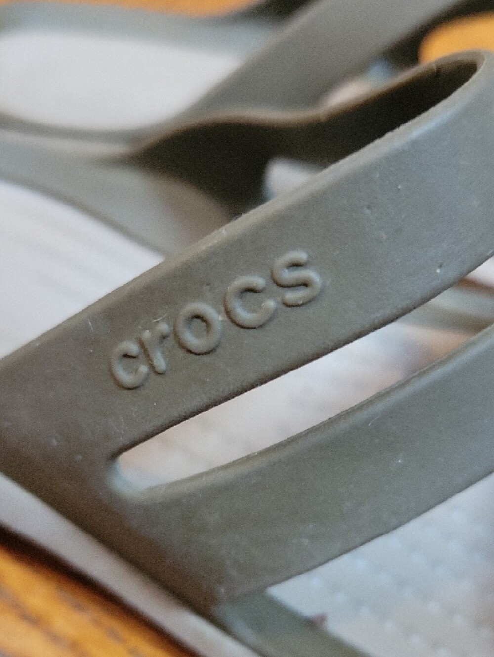 CROCS Women's Olive Gray Strappy Slide Sandals Size 6 - Picture 6 of 7